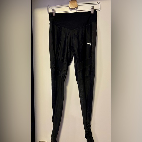 Puma Black Performance Leggings with Sheer details on lower leg area size medium - Picture 2 of 5